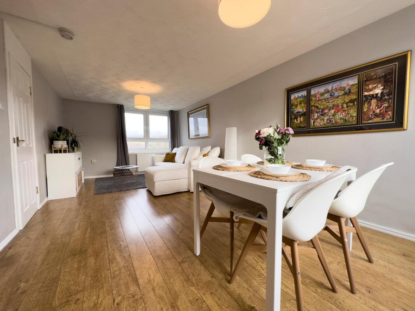Scandi Style Apartment With Stunning Views ลินลิธโกว ภายนอก รูปภาพ